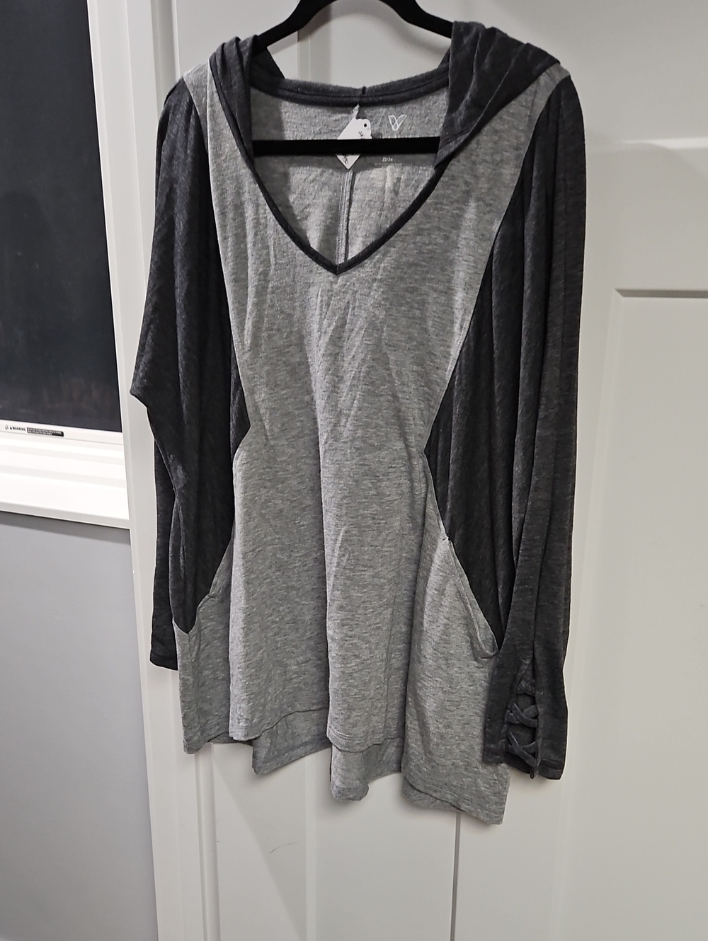 Livi Active Two-Tone V-Neck Hoodie in Light Gray and Dark Gray